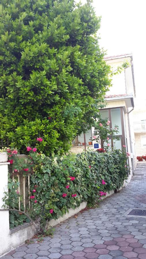 Arya Apartment Podstrana Luaran gambar